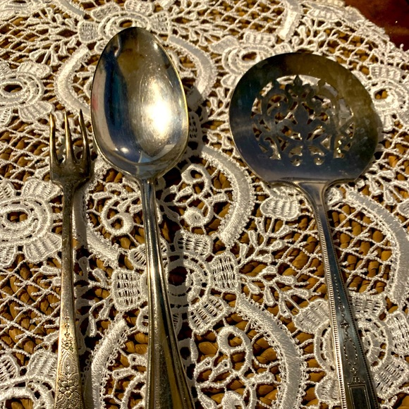 Community Plate Flatware - Picture 2 of 12